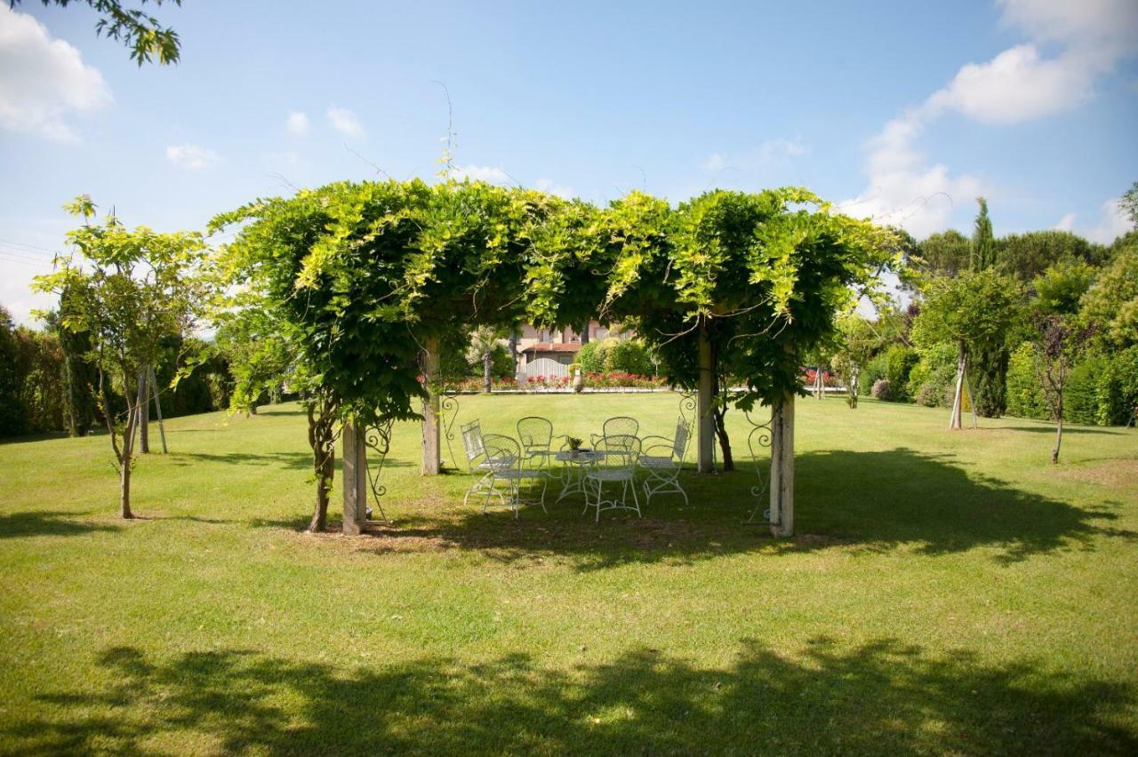 Cevoli Country Resort Lari Exterior photo