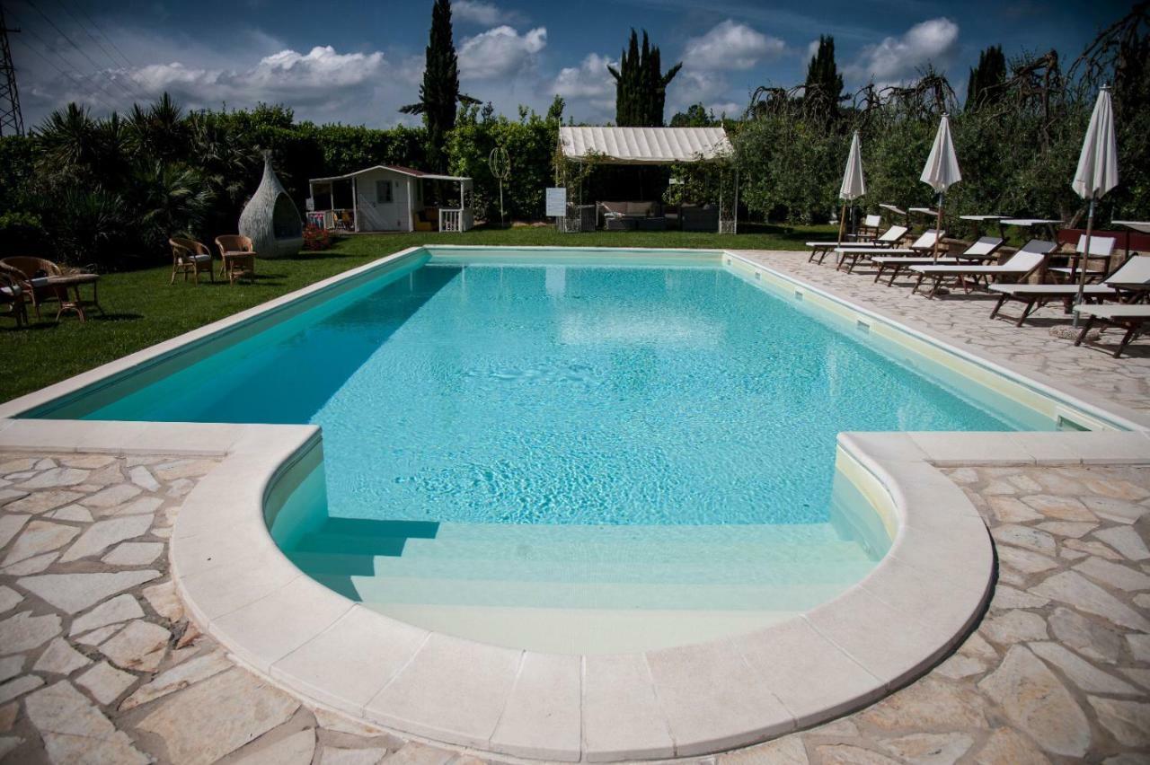Cevoli Country Resort Lari Exterior photo