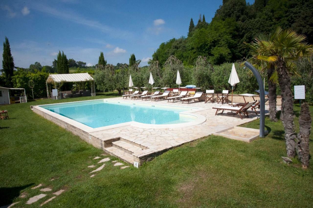 Cevoli Country Resort Lari Exterior photo