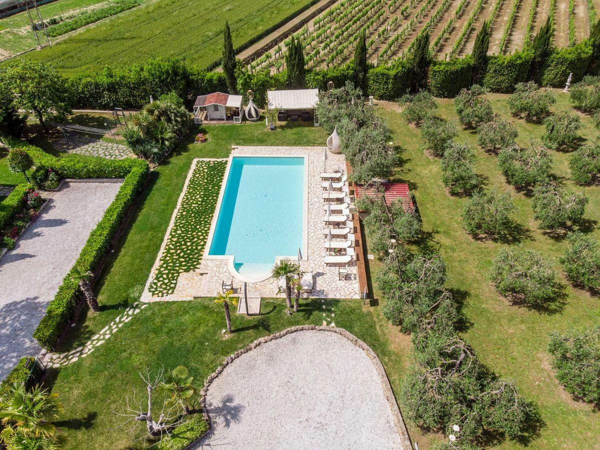 Cevoli Country Resort Lari Exterior photo
